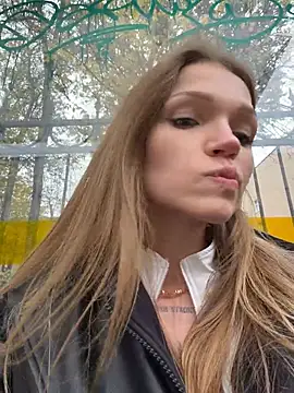 StreetSquirt - take off panties+rub pussy with it