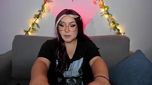 Valyi_ - Flash boobs + oil