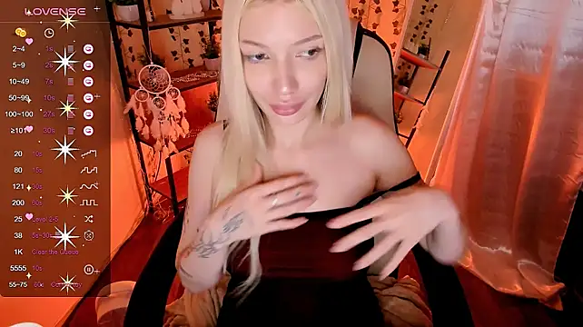AnyaTaylor_ - The cream show