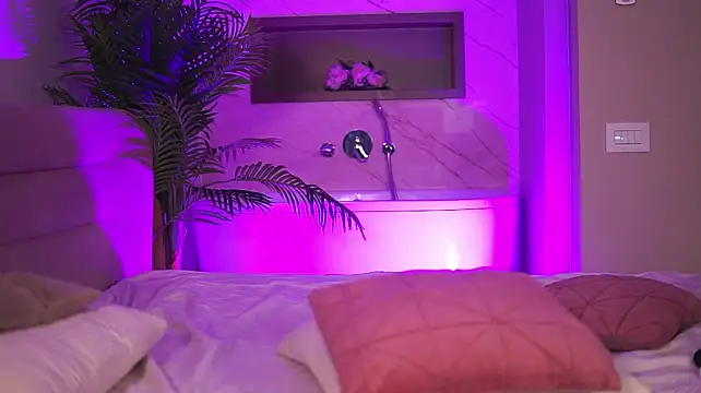 EvaMorreti - make me cum all over your hard cock😈