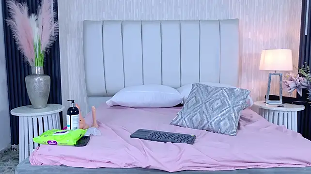 Miley_Lugo - 🔥TOUCH MY SWEET PUSSY🔥