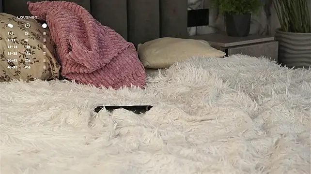 AmiLewis - tease my tits and toy control