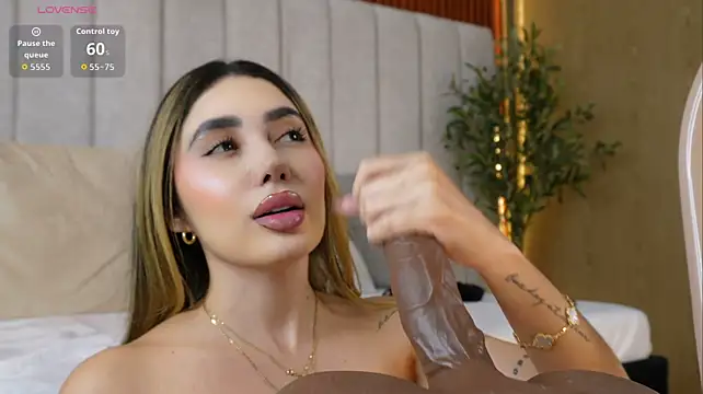 Annyy_Rosse - ⭐ALL NAKED + OIL TITS⭐