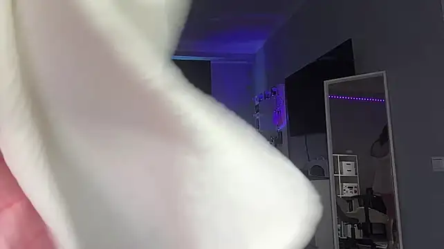 ShadowBarbie - take off skirt