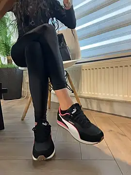 FeetVibe - Footwear switch: heels → barefoot 👠