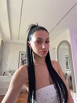 Ilariea_girl - Doggy style naked+butt plug