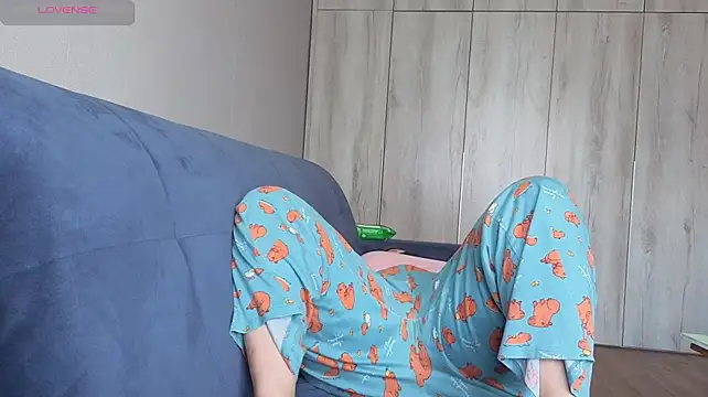 MilaaMilaa - Show me size 4 breasts