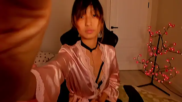 Lihnpham - Pretty Cum Show