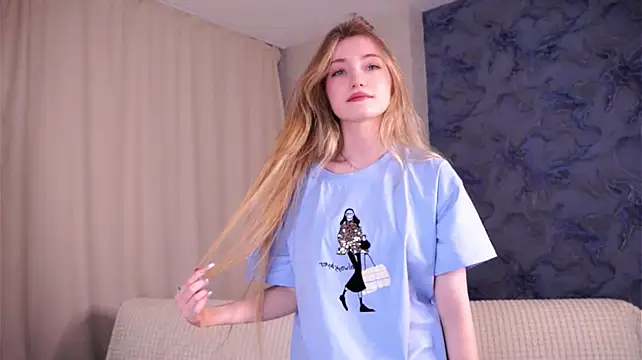 VivaGessel - Lick my finger close to cam