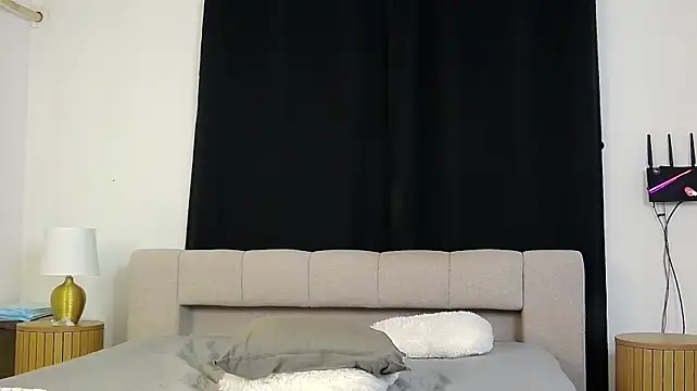 KarmaFoxx - make me wet and hard