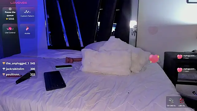 HollyEvanz