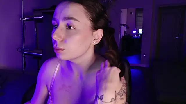 Di_na_Bell - topless