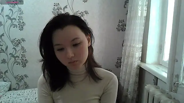 QuyenLuellen - going to play with my boobs