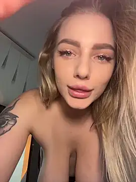 HugeBoobsAlice - FUCK PUSSY CLOSE UP AND LITTLE SQUIRT