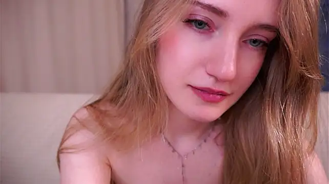 VivaGessel - suck my finger close to cam