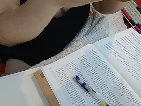 Angel99ecup - 看BB丝袜脚脚小粉插入菊花手指疯狂抽插到菜单下单