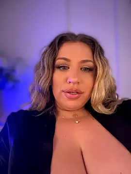 Miamellycious - Play with nipples
