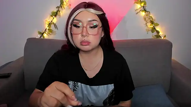 Valyi_ - Flash boobs + oil
