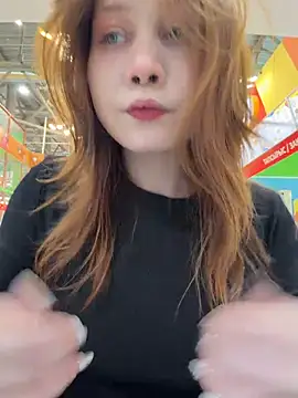 SlavicCandy - pinch my nipples in public 😘