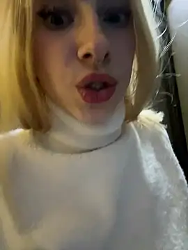 Michelle_lovique - FUCK THIS DILDO IN MARKET!!