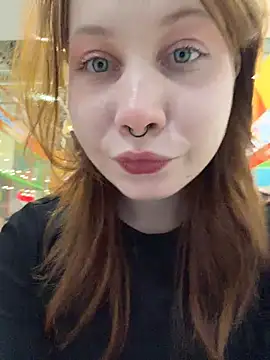 SlavicCandy - pinch my nipples in public 😘