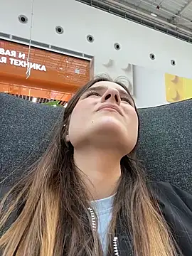 Lunabelle_ - risky moans walking front ppl