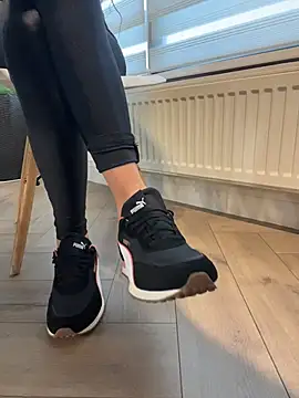 FeetVibe - Footwear switch: heels → barefoot 👠