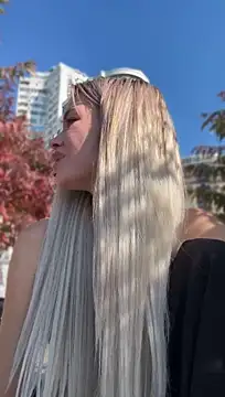KikiWatson - Show boobs in public 🔞