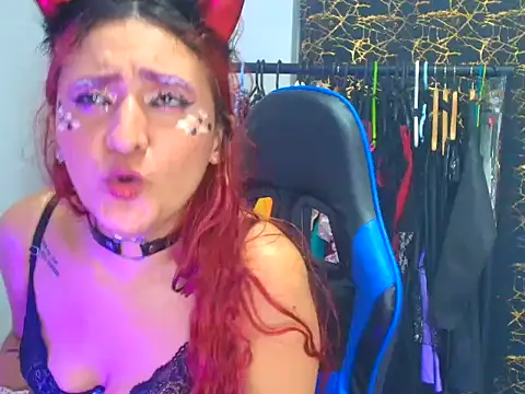 Deepthroatlatina - show ass hard