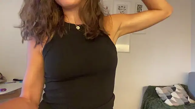 IraidaArvayo - hot stretching