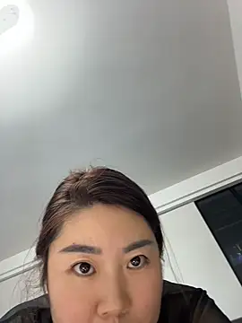 YuYu-881 - 脱一件衣服