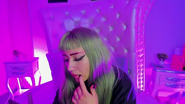 Pola_Pnk - Big squirting show