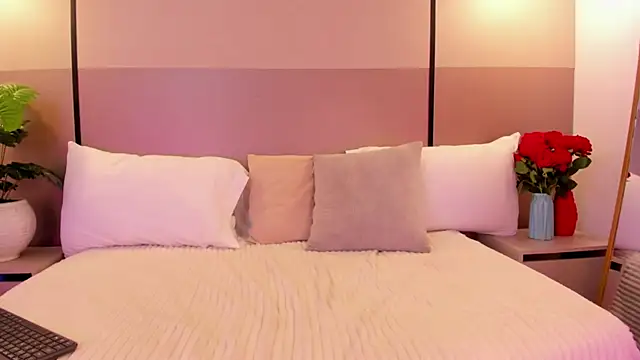 Alisson_81 - oil ass + ride pillow