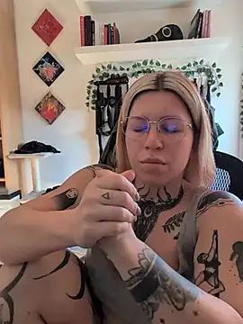 Divine_eve - Big dildo in pussy and orgasm