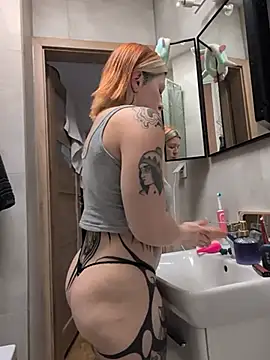 Divine_eve - Big dildo in pussy and orgasm