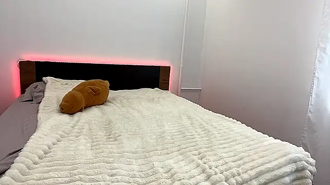 Milenaalt - spank 10 times