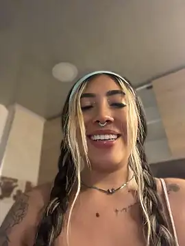 ManuelaVeeleez - My friend massages my tits