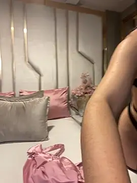CristalLxr - BOOTY SHAKE NAKED FRONT THE CAM 😈🔥