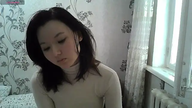 QuyenLuellen - going to play with my boobs