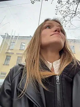 StreetSquirt - play with panty straps+cameltoe in publi