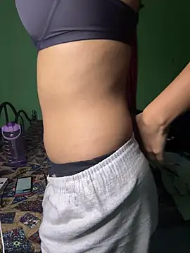 Little_hot_angle - Naked back tease