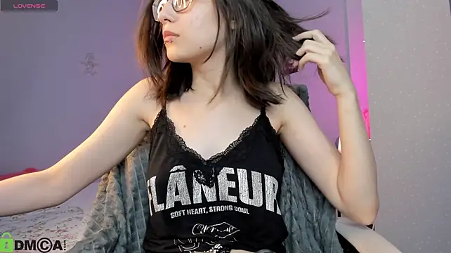 Eleanor_Lily - doggy with naked ass