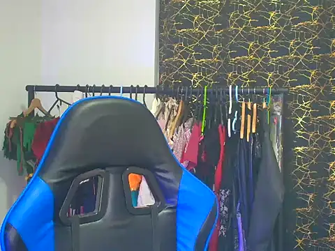 Deepthroatlatina - show ass hard