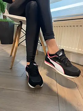 FeetVibe - Footwear switch: heels → barefoot 👠