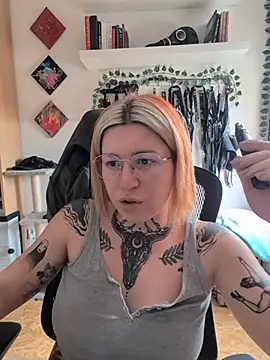 Divine_eve - Big dildo in pussy and orgasm
