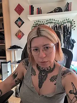 Divine_eve - Big dildo in pussy and orgasm