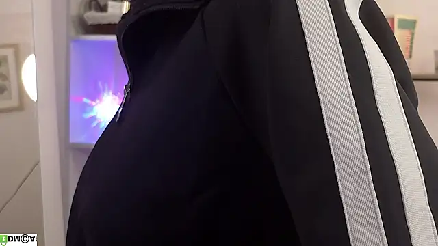 CaliMacKay - show boobs