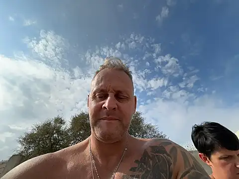 Reggie_roxie - Tits out