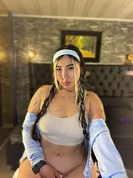 ManuelaVeeleez - My friend massages my tits