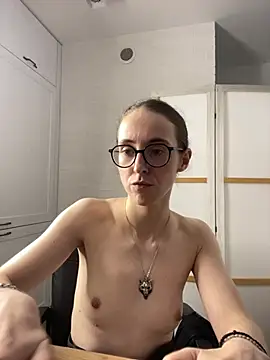 MartiniiSelenna - Show boobs